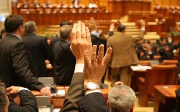 Parlamenti különbizottság vizsgálja a 2009-es elnökválasztás tisztaságát