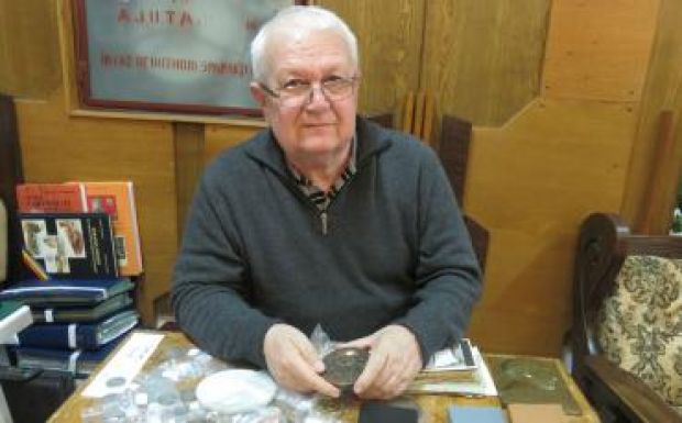 Röser Ferenc 1812-es Napóleon-érméjét is megcsodáltuk a marosvásárhelyi régiségvásáron