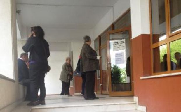 Elégedetlen pénzügyőrök és adófizetők néztek farkasszemet Sepsiszentgyörgyön