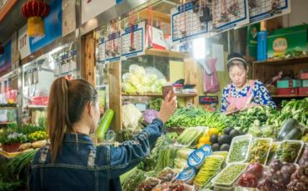 Kínában öt éven belül búcsút inthetnek a készpénznek