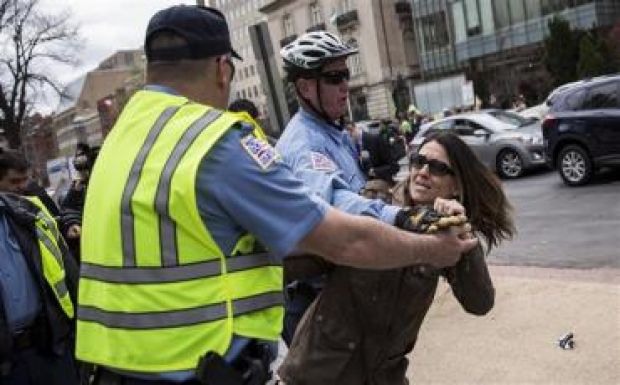 Washington panaszt tett Ankaránál a washingtoni török nagykövetségnél történt erőszak miatt