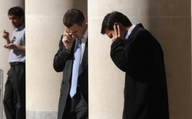 Először tavaly haladta meg a számlás mobilelőfizetések száma a feltöltőkártyásokét