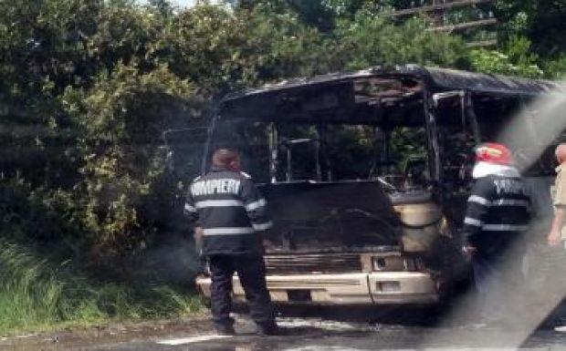 Bihar megye: lángokba borult egy utasokat szállító busz