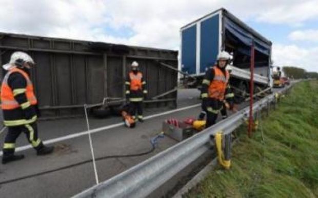 Felborult pótkocsi zárta el a 12-es országutat Háromszéken