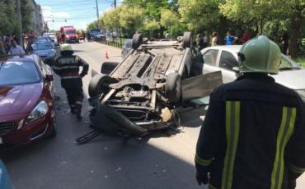 Bedrogozott fiatalember borult fel az autójával Temesváron