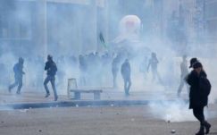 Könnygázt vetettek be egy május elsejei felvonuláson Berlinben