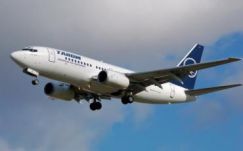 Hajtóműnek csapódó madár okozott riadalmat a Tarom-gépen 