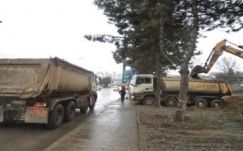 Összesározta a megyei utat, megbírságolták a vállalkozót