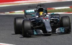 Hamiltoné az első rajtkocka a Spanyol Nagydíjon 