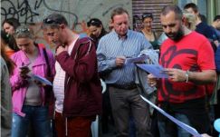 Egy utcányi olvasó szavalt közösen Arany Jánost Kolozsváron