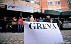 Spontán tiltakozásba kezdtek a pénzügyi igazgatóságok alkalmazottai