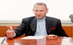 Viorel Cataramă a melegházasság támogatásával kampányol a PNL-elnökségért