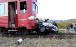 Elsodort egy autót a vonat Erdőszentgyörgyön, két személy megsérült