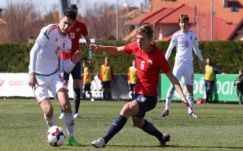 Tizenhat éves tehetséget is beválogatott Bernd Storck