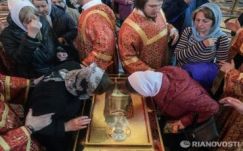 Tízezrek zarándokoltak el Szent Miklós ereklyéihez Moszkvában