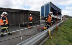 Felborult pótkocsi zárta el a 12-es országutat Háromszéken