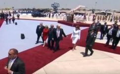 Nem akarta megfogni Donald Trump kezét a First Lady?