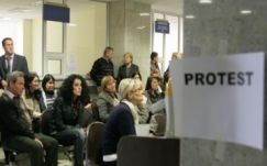 Országszerte tiltakozó akciókat tartottak a közigazgatási alkalmazottak