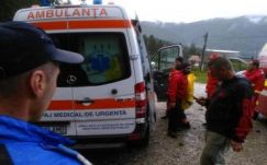 Súlyosan megsérült egy nő, aki szakadékba zuhant a Bucsecs-hegységben