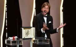 Svéd rendező polgárpukkasztó filmje nyerte az Arany Pálmát