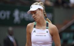 A Roland Garros történetében először esett ki világelső az első fordulóban