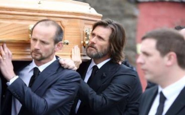 Bíróság elé állítják Jim Carrey-t barátnője öngyilkossága miatt