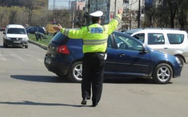 KRESZ-módosítási javaslat: a helyi rendőrök is kiszabhatnak közlekedési bírságokat