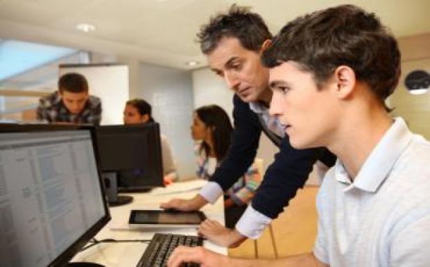 Százezer lejjel támogatják azokat, akik diákokat alkalmaznak Hargita megyében