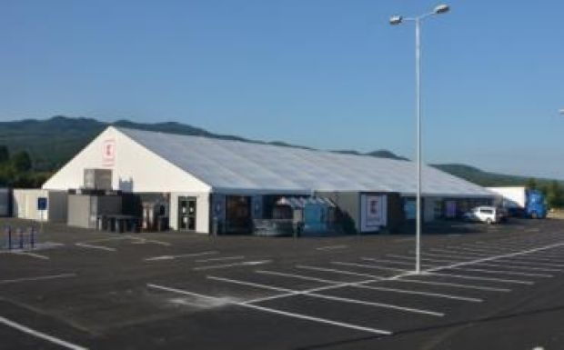 Idényjellegű áruházat nyitott a Kaufland Szovátán