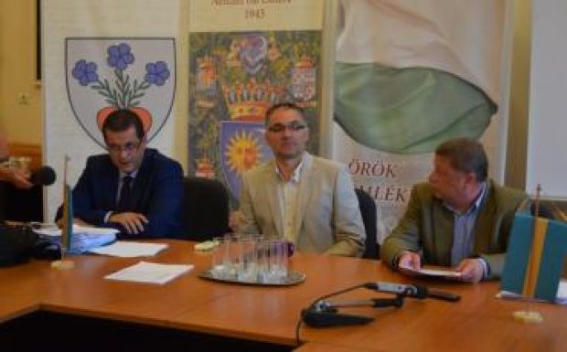 Nem hagyja annyiban a zászlóperekben született ítéletet Csíkszereda