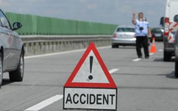 236 km/h sebességgel ütközött az autópályakorlátnak a Fehér megyei sofőr