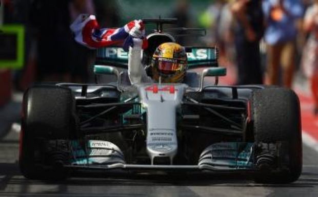 Hamilton nyerte a Kanadai Nagydíjat