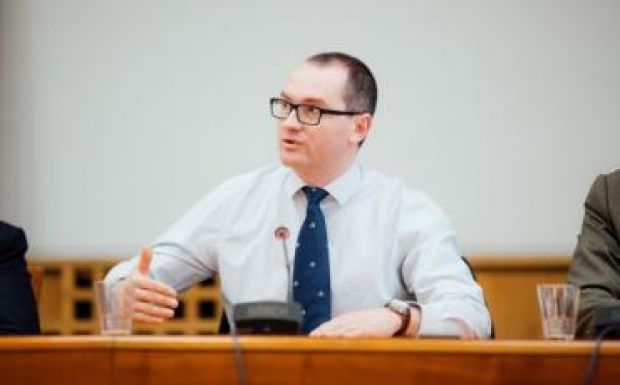 Korodi Attila a bértörvényről: józan döntés volt a fizetésemelések elhalasztása