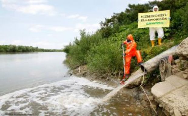Újabb bizonyíték, hogy Vetésnél fertőző, veszélyes hulladék ömlik a Szamosba