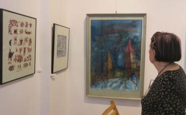 Családi kiállítás nyílt Molnár Dénes grafikus emlékére Marosvásárhelyen