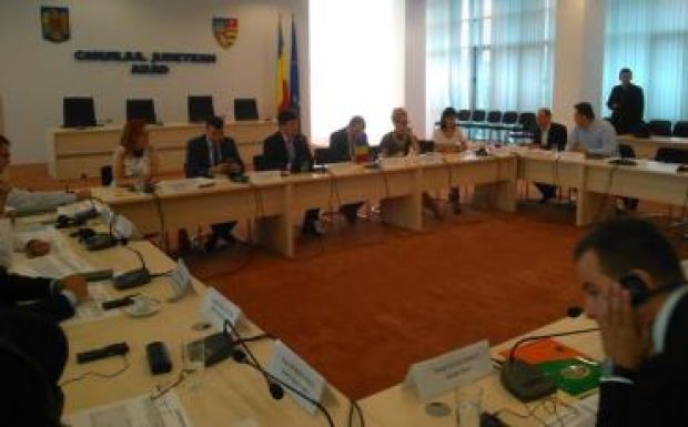 Határ menti együttműködésekről tárgyaltak Aradon