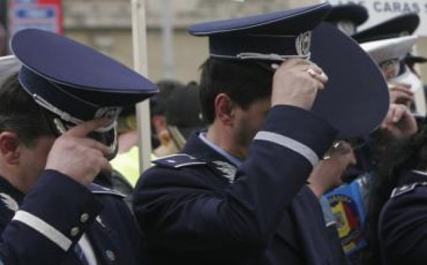 Rendőrök állítják: a Hargita megyei rendőrségen „virágzik a korrupció”