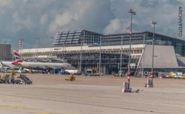 Lezárták a stuttgarti repteret bombafenyegetés miatt