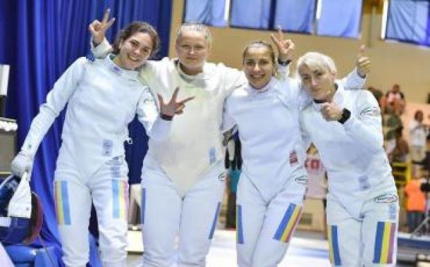 Szép volt lányok! – elnöki gratuláció a bronzérmes párbajtőr-válogatottnak