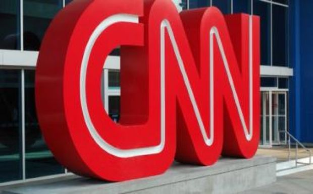 Távoznia kellett a CNN hírtelevíziótól három újságírónak, mert hamis orosz vonatkozású történetet közöltek