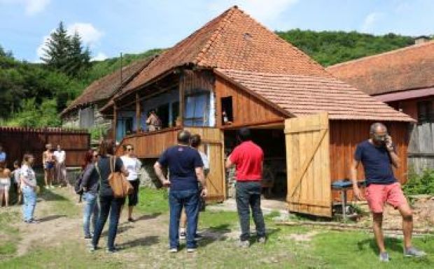 Bukaresti celebek népszerűsítik Háromszék látványosságait