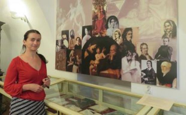 Könyvekben mutatja meg a nők változó társadalmi szerepét a Teleki Téka kiállítása