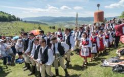 FRISSÍTVE - Hitük megmaradásáért imádkoztak a csíksomlyói búcsúban