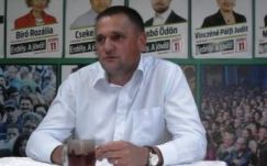 Szakmai okokból lemondott tisztségeiről Huszár István