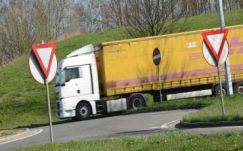 Kamionjukban pihenő román sofőröket bírságoltak meg Belgiumban