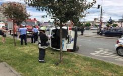 Felborult egy rendőrautó Temesváron