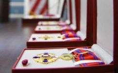 Román-barát kongresszusi képviselőket tüntetett ki Johannis