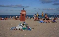 Rengeteg a szemét a román tengerparton