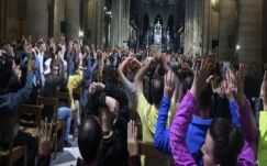 Ambrus Attila: Felemelt kezek