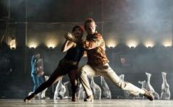 Debrecenben és Marosvásárhelyen lép fel a Figura társulata